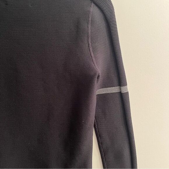 Under Armour intelliknit women’s top small - Picture 5 of 10